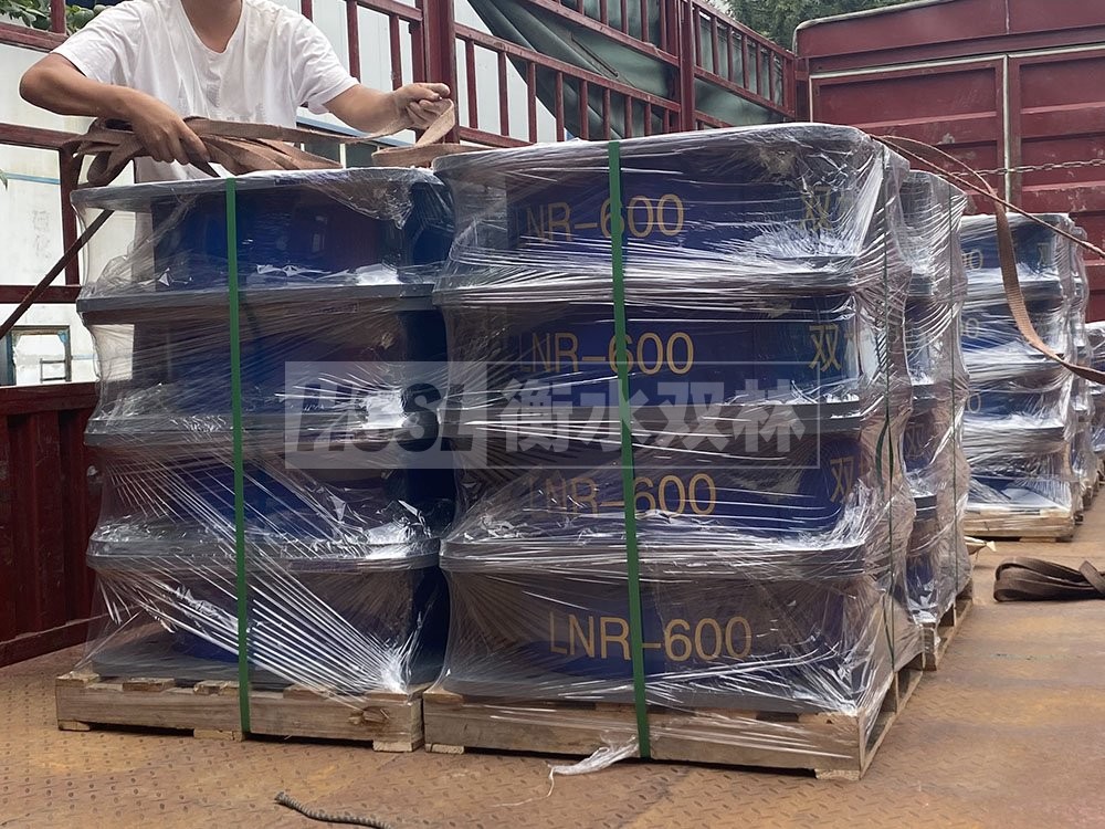 摩擦式隔震支座