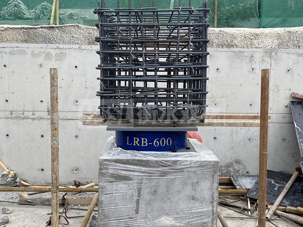 建筑工程隔震支座生产厂家 LNR400隔震支座多少钱 LNR1300天然隔震支座厂家电话